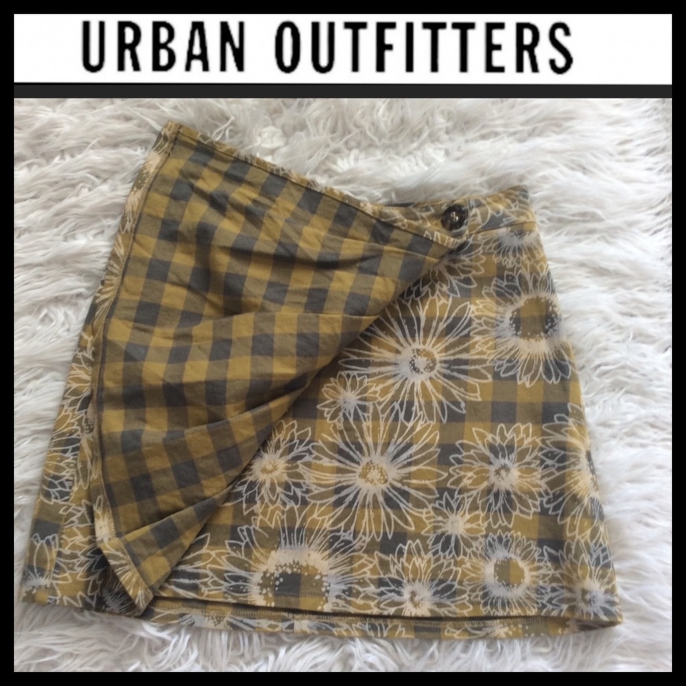 Urban Outfitters Buffalo Plaid Sunflower Mini Skirt - Picture 4 of 7